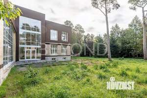 Дом 1016м², 3-этажный, участок 30 сот.  