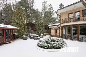 Дом 304м&sup2;, 2-этажный, участок 14 сот.  