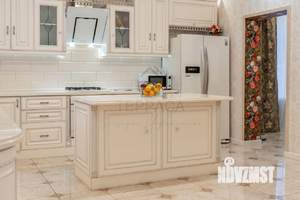 Дом 400м&sup2;, 3-этажный, участок 24 сот.  