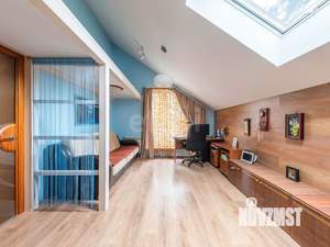 Дом 225м², 2-этажный, участок 15 сот.  