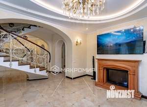 Дом 285м², 3-этажный, участок 12 сот.  