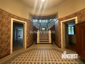 Дом 1000м², 2-этажный, участок 48 сот.  