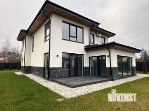 Дом 250м², 2-этажный, участок 14 сот.  