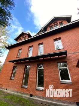 Коттедж 809м², 4-этажный, участок 12 сот.  