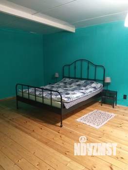 Дом 220м&sup2;, 2-этажный, участок 3 сот.  