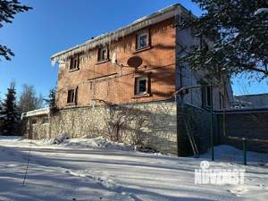 Дом 249м², 3-этажный, участок 16 сот.  