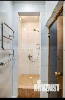 Дом 143м&sup2;, 3-этажный, участок 4 сот.  