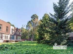 Коттедж 1016м², 3-этажный, участок 30 сот.  