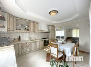 Коттедж 336м², 2-этажный, участок 15 сот.  