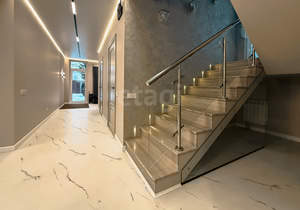 Дом 456м&sup2;, 2-этажный, участок 7 сот.  