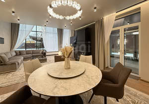 Дом 235м&sup2;, 2-этажный, участок 9 сот.  