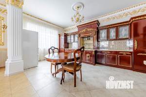 Дом 318м&sup2;, 3-этажный, участок 12 сот.  