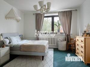 Дом 317м², 3-этажный, участок 10 сот.  