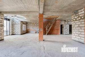 Дом 600м&sup2;, 3-этажный, участок 16 сот.  