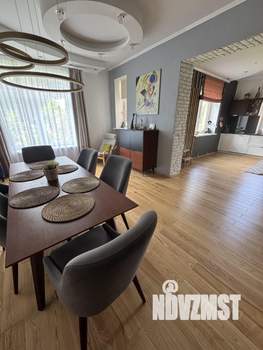 Дом 350м², 2-этажный, участок 40 сот.  