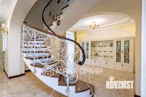 Дом 285м², 3-этажный, участок 12 сот.  