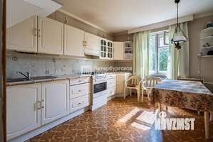 Дом 257м², 3-этажный, участок 11 сот.  