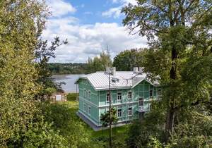 Дом 551м², 3-этажный, участок 13 сот.  