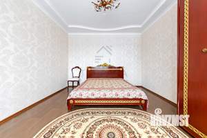 Дом 318м&sup2;, 3-этажный, участок 12 сот.  