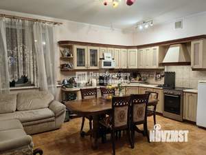 Дом 470м², 3-этажный, участок 8 сот.  