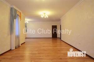 Коттедж 600м&sup2;, 2-этажный, участок 14 сот.  