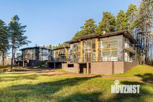 Дом 3060м², 3-этажный, участок 132 сот.  