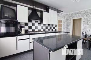 Дом 320м², 2-этажный, участок 14 сот.  