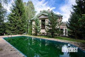 Дом 382м², 3-этажный, участок 30 сот.  