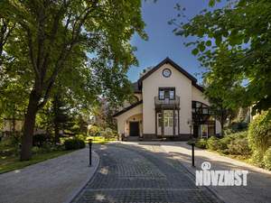 Дом 570м&sup2;, 2-этажный, участок 32 сот.  