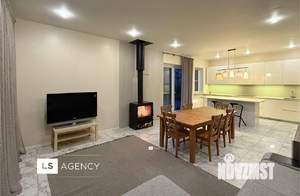 Дом 245м², 3-этажный, участок 6 сот.  