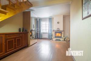 Дом 200м², 2-этажный, участок 11 сот.  