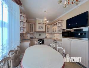 Дом 274м², 3-этажный, участок 12 сот.  