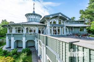 Дом 677м&sup2;, 2-этажный, участок 50 сот.  