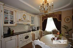 Коттедж 281м², 3-этажный, участок 11 сот.  