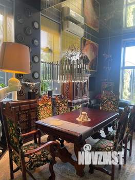 Коттедж 1210м², 3-этажный, участок 15 сот.  