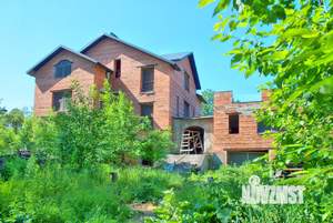 Дом 735м&sup2;, 4-этажный, участок 38 сот.  