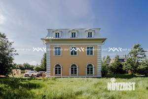 Дом 431м², 3-этажный, участок 15 сот.  