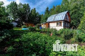 Дом 60м&sup2;, 2-этажный, участок 9 сот.  