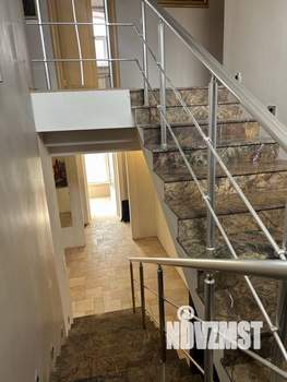 Дом 225м², 2-этажный, участок 11 сот.  
