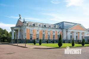 Дом 300м&sup2;, 3-этажный, участок 16 сот.  