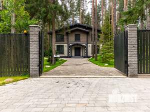 Дом 330м², 2-этажный, участок 40 сот.  