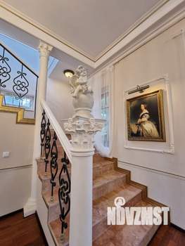 Дом 238м&sup2;, 3-этажный, участок 12 сот.  