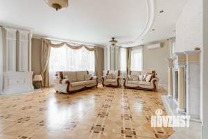 Дом 700м², 3-этажный, участок 26 сот.  