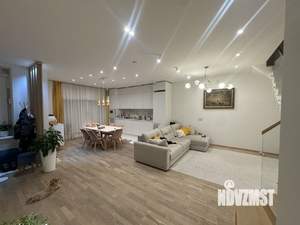 Таунхаус 180м&sup2;, 3-этажный, участок 40 сот.  