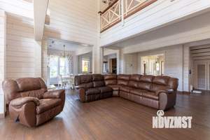 Дом 294м², 2-этажный, участок 15 сот.  