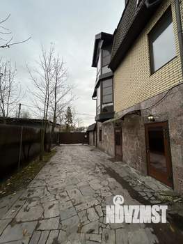 Таунхаус 241м², 3-этажный, участок 13 сот.  