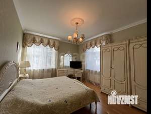 Дом 247м², 3-этажный, участок 12 сот.  
