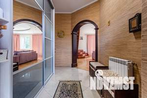 Коттедж 309м², 3-этажный, участок 11 сот.  