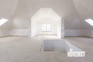 Дом 300м&sup2;, 3-этажный, участок 16 сот.  