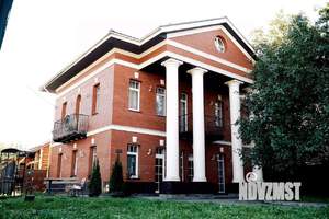 Дом 238м&sup2;, 3-этажный, участок 10 сот.  